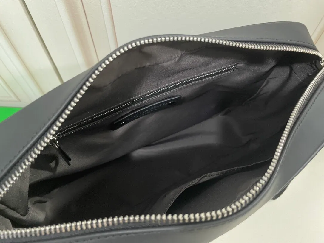 All categories 💚 Top version men’s bags 💚 BV 2024 new BV crossbody bag